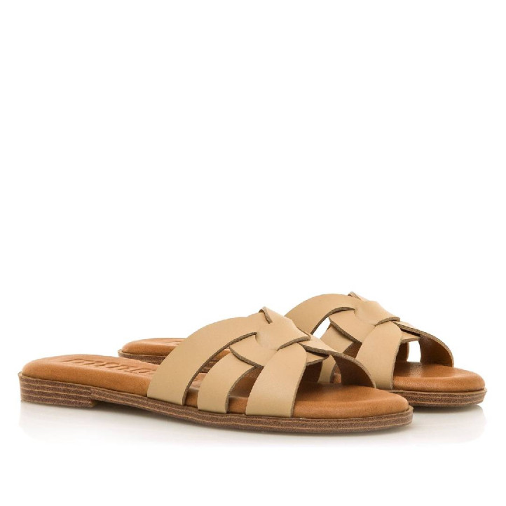 Sandalias planas Mustang maria beige con tres tiras cruzadas de piel - Querol online