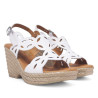 Sandalias cuña Redlove elvira blancas con empeine troquelado de piel