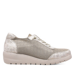 Zapatos cuña Treintas taupe de malla con cordones elásticos y cuña - Querol online