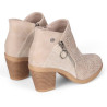 Botines tacón Chika 10 tonia 16 beige con detalles perforados y cremallera lateral