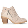 Botines tacón Chika 10 tonia 16 beige con detalles perforados y cremallera lateral