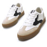 Zapatillas urban Mustang roy blancas con detalles negros y suela caramelo