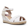 Sandalias cuña Mandarina monica blancas con tiras cruzadas y bordado de encaje en la cuña