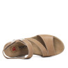 Sandàlies falca Treintas marrons de pell amb tira creuada a l'empenya i tancament de velcro