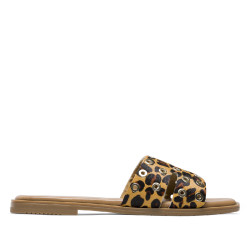SANDALIA PLANA DE PIEL LEOPARDO CON TACHUELAS VILMA PORRONET - Querol online