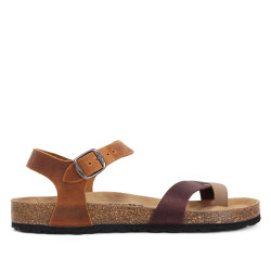 Sandalias planas marrones con tira cruzada en el dedo de piel - Querol online