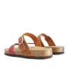 Sandalias planas marrones y rojas con ajuste con hebilla de piel