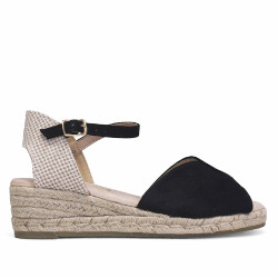Alpargatas cuña Amarpies negras abiertas por delante y son suela de esparto - Querol online