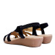 Sandalias cuña Amarpies negras con material trenzado y abalorios negros centrales - Querol online