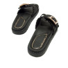 Sandalias planas Maria Mare fraine negras con hebilla brillante decorativa