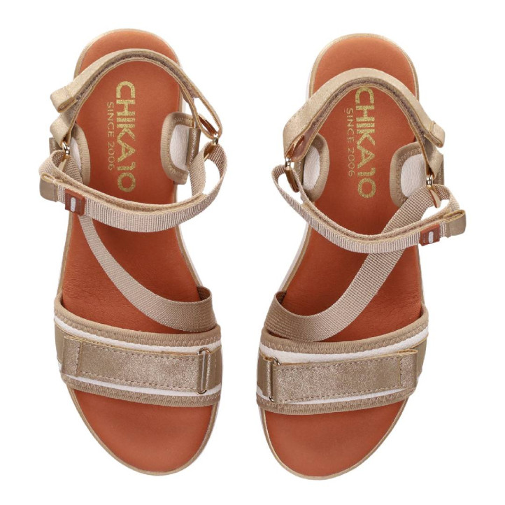 Sandalias cuña Chika 10 roco 07 doradas con correas ajustables - Querol online