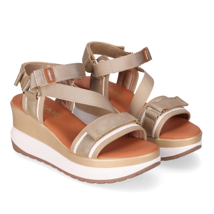 Sandalias cuña Chika 10 roco 07 doradas con correas ajustables - Querol online