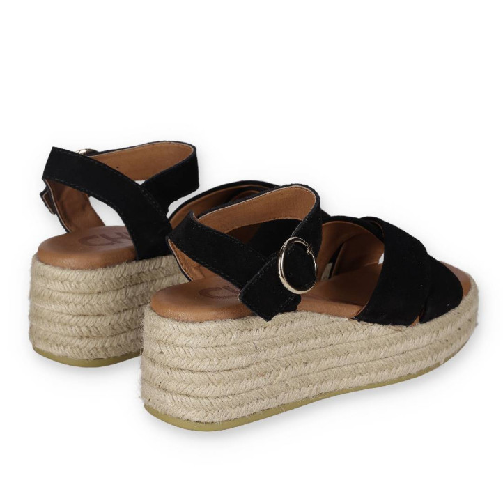 Sandalias cuña Chika 10 new bonita 07 negras con tiras cruzadas y cierre con hebilla - Querol online