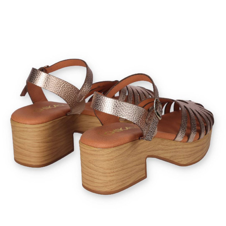 Sandalias tacón Chika 10 capri 04 doradas con diseño troquelado - Querol online