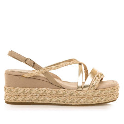 Sandalias cuña Maria Mare doradas con tira cruzada trenzada y ráfia natural - Querol online