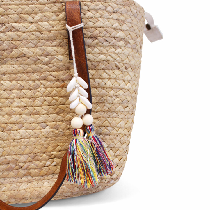 Capazo de ráfia con borla multicolor con conchas - Querol online
