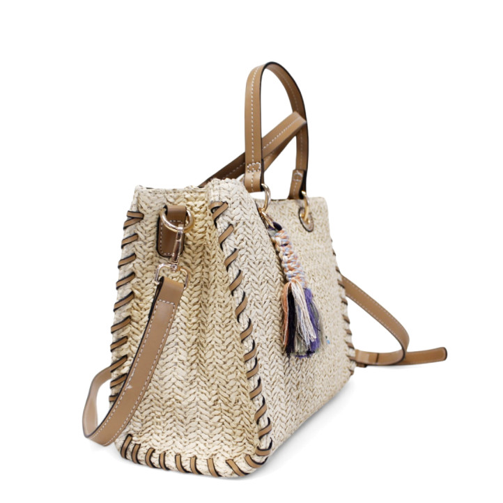 Bolso biege rectangular con fibra trenzada y charm de cuenta - Querol online