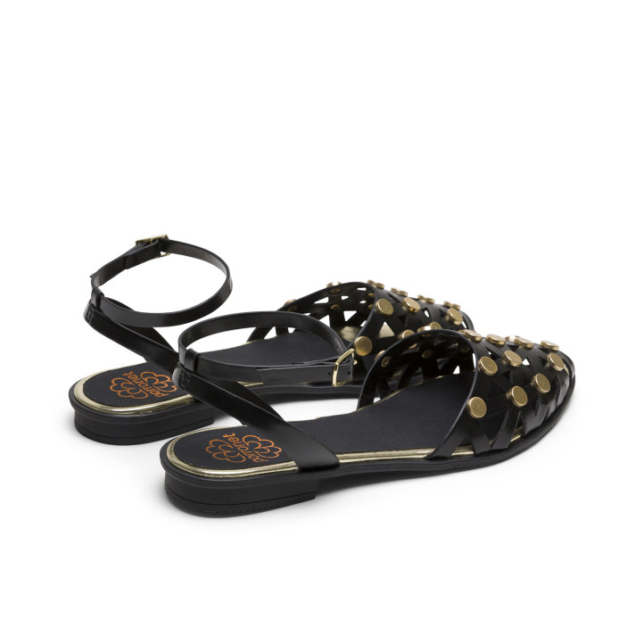 Sandalias planas Porronet rita negras troqueladas y con tachuelas - Querol online