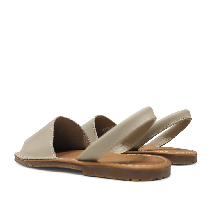 Abarcas Duendy menorquina beige con pespunte blanco de piel - Querol online