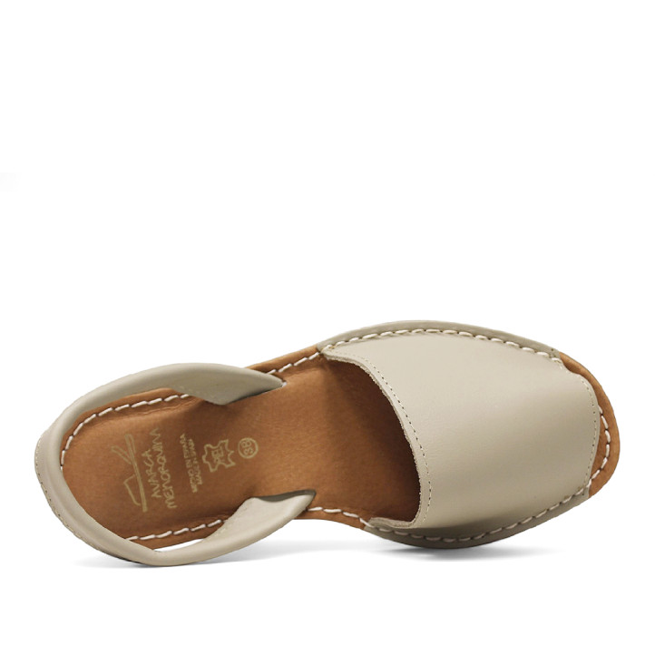 Abarcas Duendy menorquinas taupe con pespunte blanco para mujer - Querol online