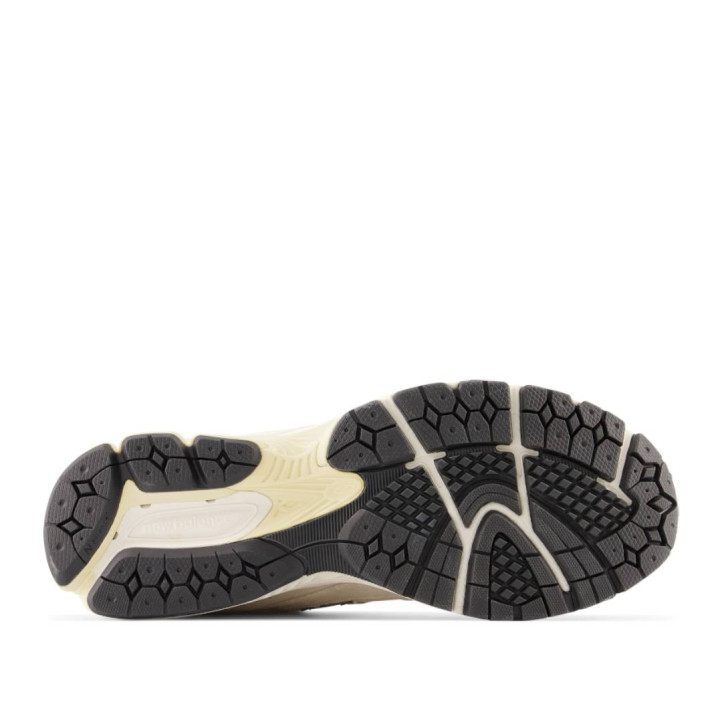 Zapatillas deportivas New Balance 2002R calm taupe con angora y silver metallic mujer - Querol online