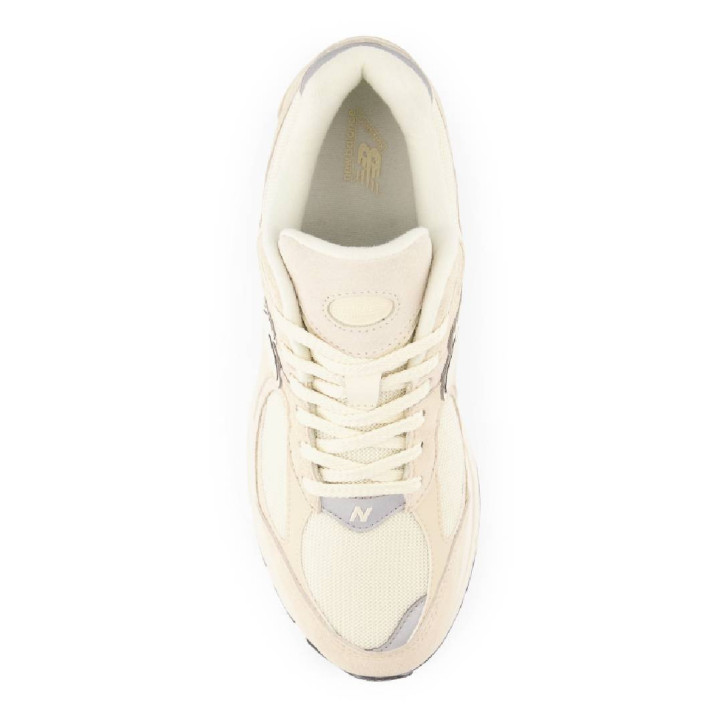 Zapatillas deportivas New Balance 2002R calm taupe con angora y silver metallic mujer - Querol online