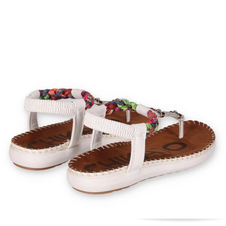 Sandalias planas Chika 10 canelon 04 blancas con trenzado colorido y detalles metálicos - Querol online