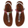 Sandalias planas Chika 10 canelon 04 blancas con trenzado colorido y detalles metálicos