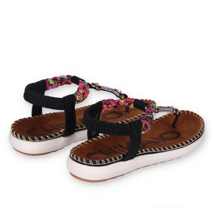 Sandalias planas Chika 10 canelon 04 negras con trenzado colorido y detalles metálicos - Querol online