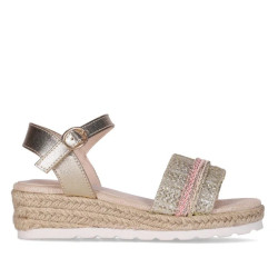 sandalias Chika 10 golondrina 06 metalizada con diseño en tweet y cuña baja - Querol online