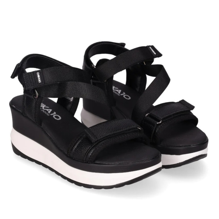 Sandalias cuña Chika 10 roco 07 negras con correas ajustables - Querol online