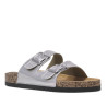 Sandalias planas Querol plateadas con dos hebillas ajustables y suela de corcho