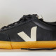 Zapatillas urban VEJA volley leather black pierre mujer - Querol online