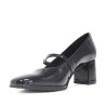 Zapatos tacón Daniela Vega negros con efecto charol y estilo mercedita