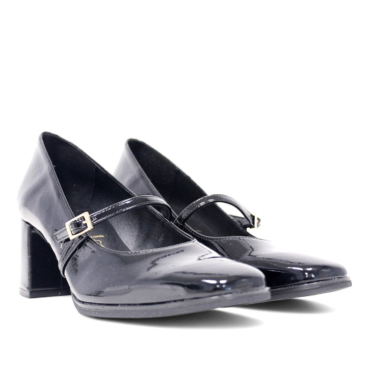 Zapatos tacón Daniela Vega negros con efecto charol y estilo mercedita - Querol online