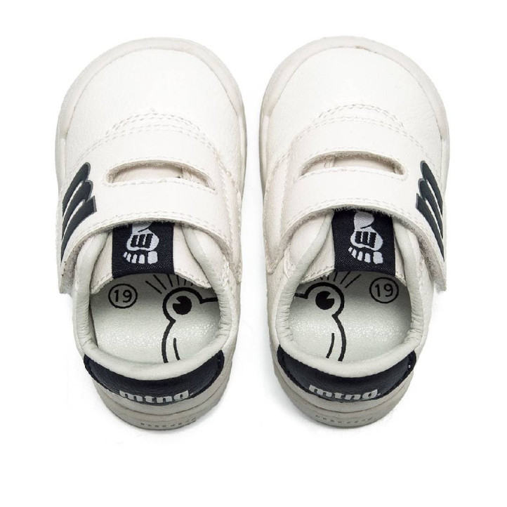 Zapatillas deporte Mustang free baby blancas con paneles azules y velcro respetuosas - Querol online