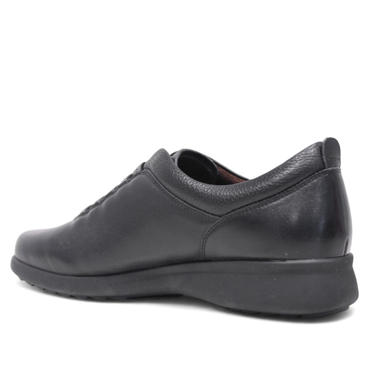 Zapatos planos Treintas negros con cordones elásticos y tres tachuelas redondas - Querol online