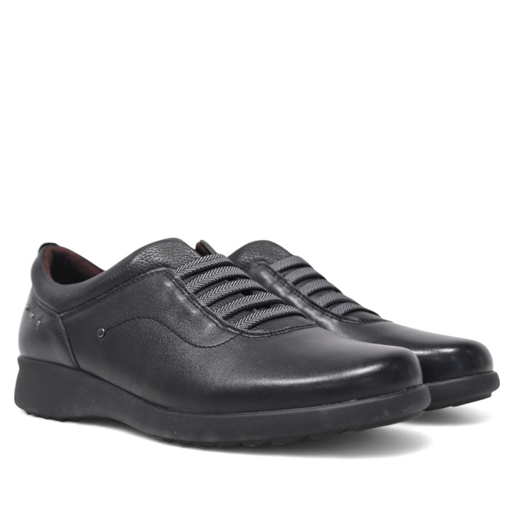 Zapatos planos Treintas negros con cordones elásticos y tres tachuelas redondas - Querol online