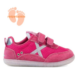 Zapatillas deporte Munich baby koda 16 fucsia con detalles plateados respetuosas