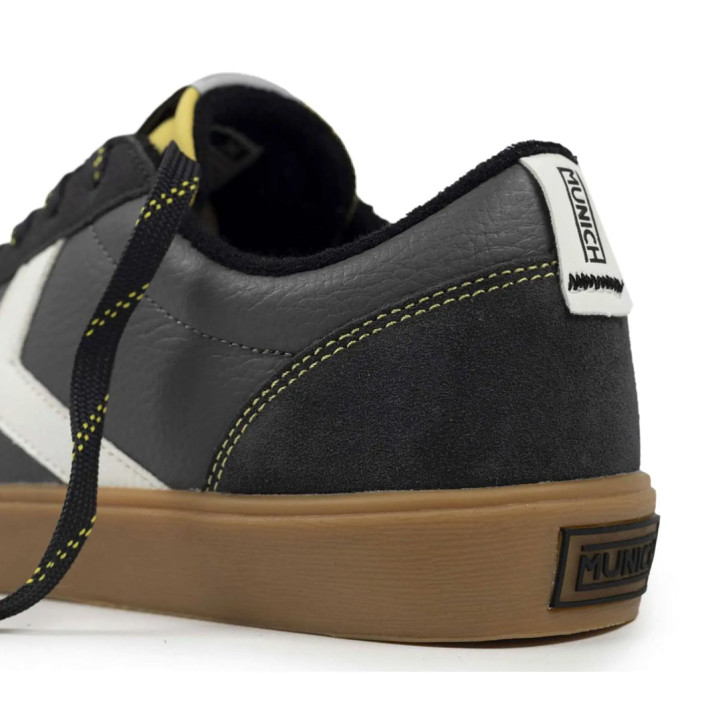Zapatillas deportivas Munich break negras con suela caramelo - Querol online