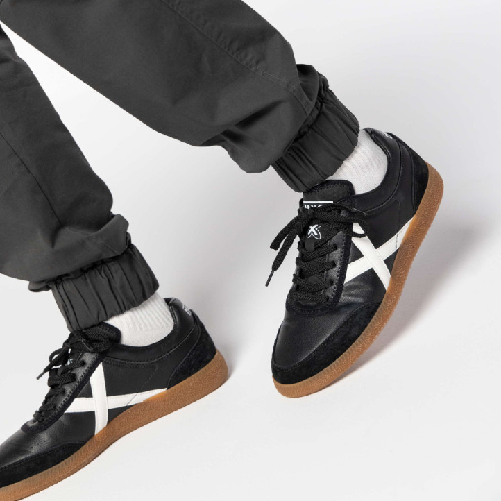 Zapatillas deportivas Munich rumba 01 negras y blancas - Querol online