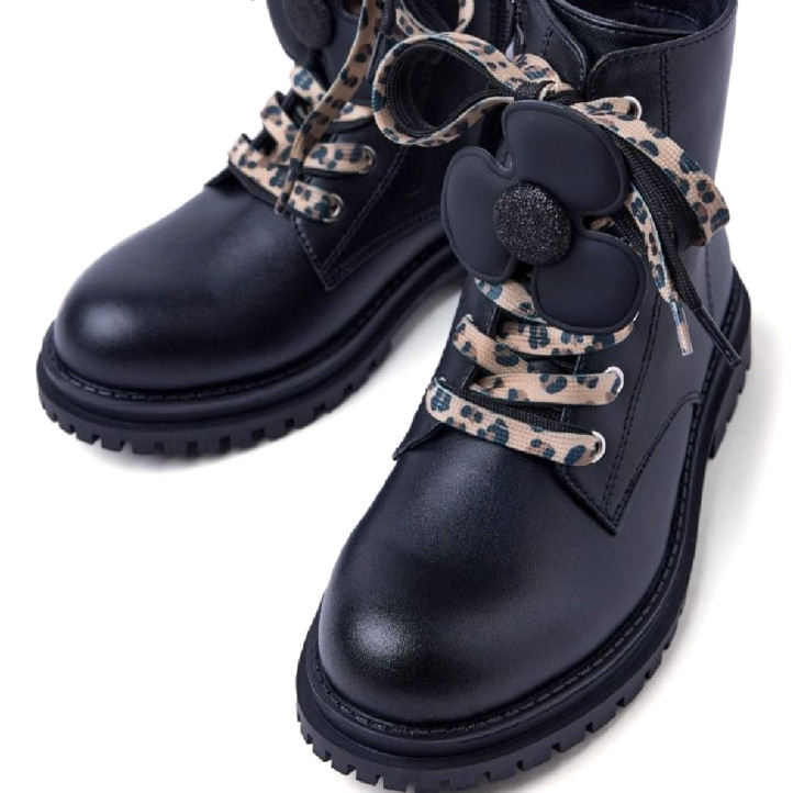 Botines Gioseppo mulliken negras con flor de quita y pon y animal print - Querol online