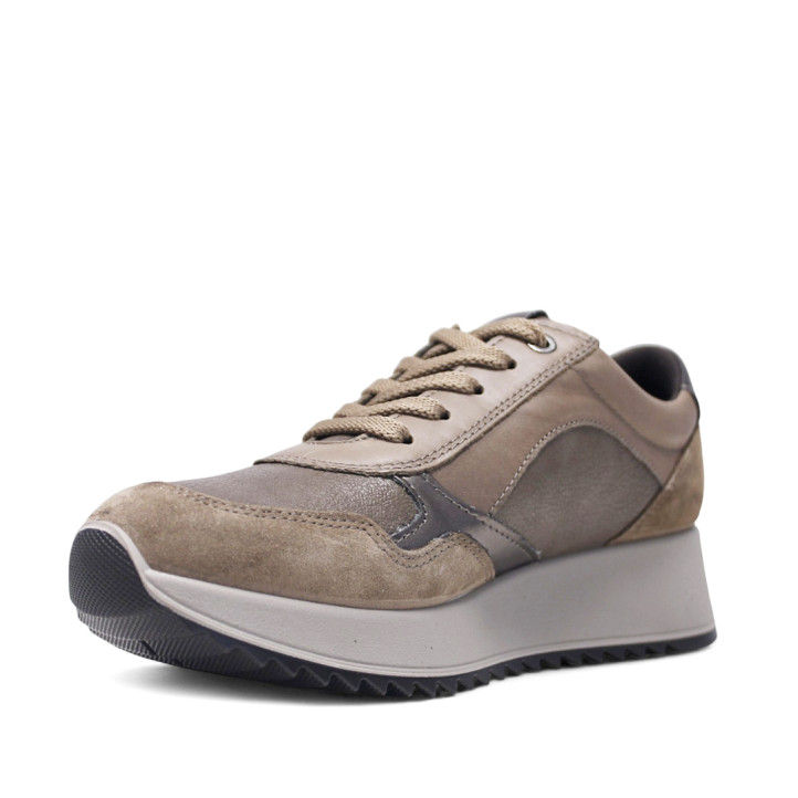 Zapatillas urban Imac taupe de piel con paneles plateados y cremallera lateral - Querol online