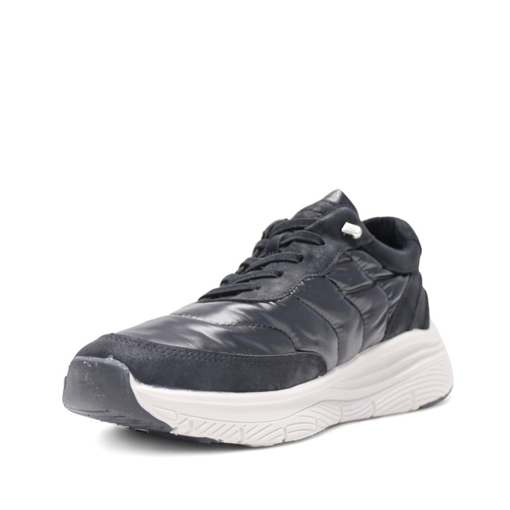 Zapatillas urban Amarpies negras con cordón al tono y suela blanca en contraste - Querol online