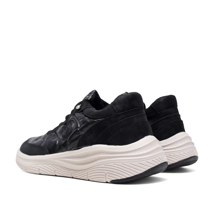 Zapatillas urban Amarpies negras con cordón al tono y suela blanca en contraste - Querol online