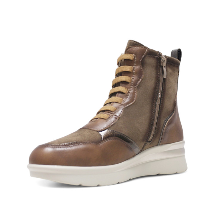 Botines tacón Amarpies marrones con cordones elásticos cremallera lateral y cuña en color blanco - Querol online