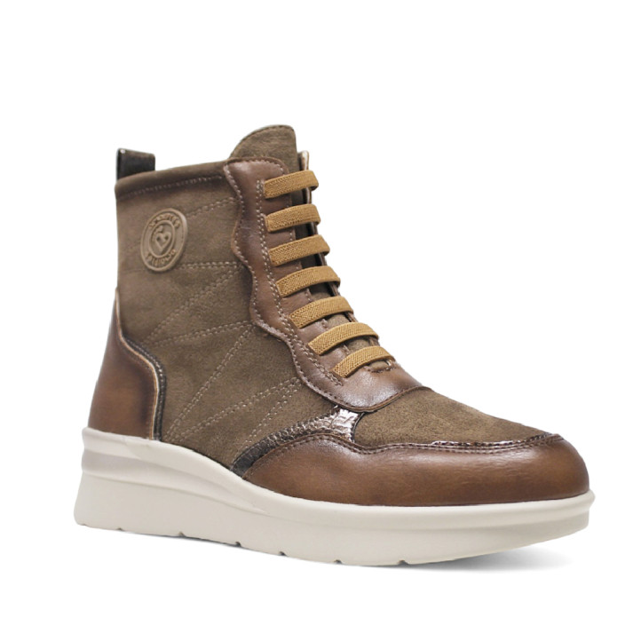 Botines tacón Amarpies marrones con cordones elásticos cremallera lateral y cuña en color blanco - Querol online