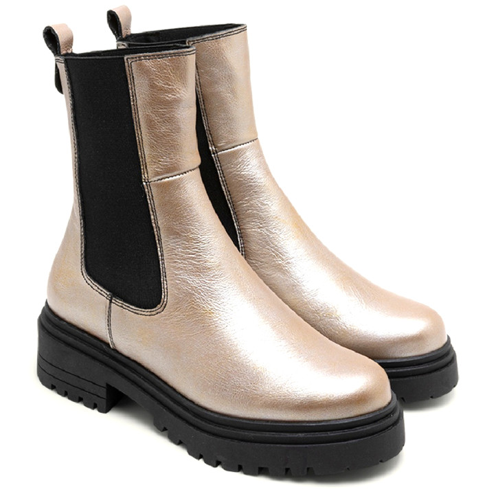 BOTINES DE PIEL METALIZADA PLATINO CON ELÁSTICOS CAMILA PORRONET - Querol online