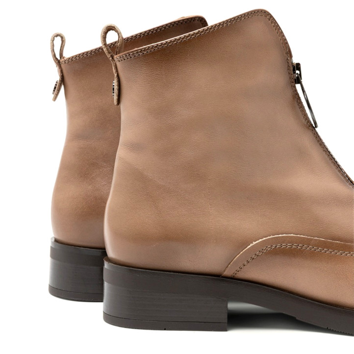 BOTINES DE PIEL TAUPE CON CREMALLERA CENTRAL BEATRIZ PORRONET - Querol online