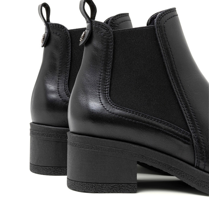 BOTINES DE PIEL NEGRA CON ELÁSTICOS DAFNE PORRONET - Querol online